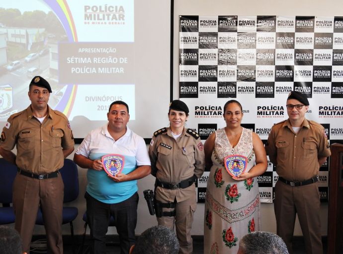 DIRETORES DA ASPRA MINISTRAM PALESTRA EM DIVINÓPOLIS